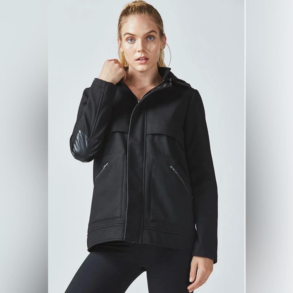 Fabletics Pella  Black Utility Jacket w/ Hood Hidden Pockets Barn Gym Running